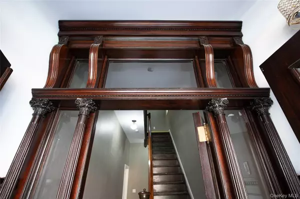 Bronx, NY 10458,330 E 198th ST