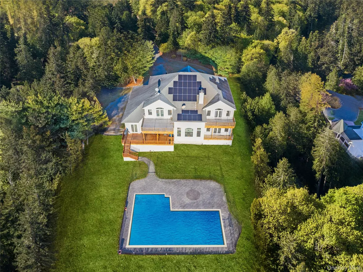 Center Moriches, NY 11934,28 Old Neck RD