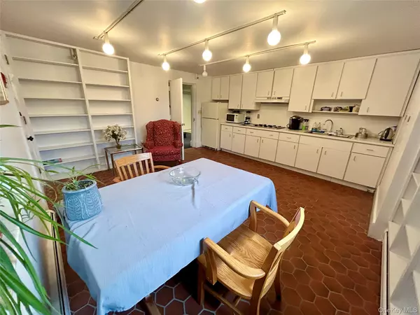 Nanuet, NY 10954,75 N Middletown RD #Suite 203