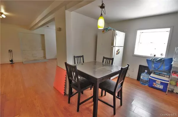 Middletown, NY 10940,16 Woodland RD