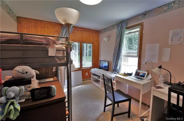 Middletown, NY 10940,16 Woodland RD