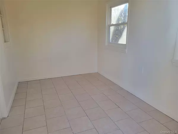 Mohegan Lake, NY 10547,3479 Lexington Avenue #L8