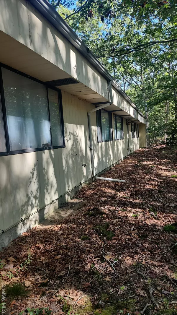 Westhampton, NY 11977,23 N Quarter RD