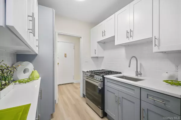 Bronxville, NY 10708,1111 Midland AVE #1P