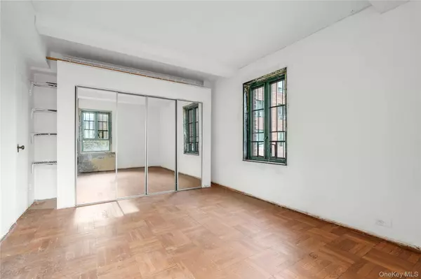 Bronx, NY 10462,1504 Metropolitian AVE #4C