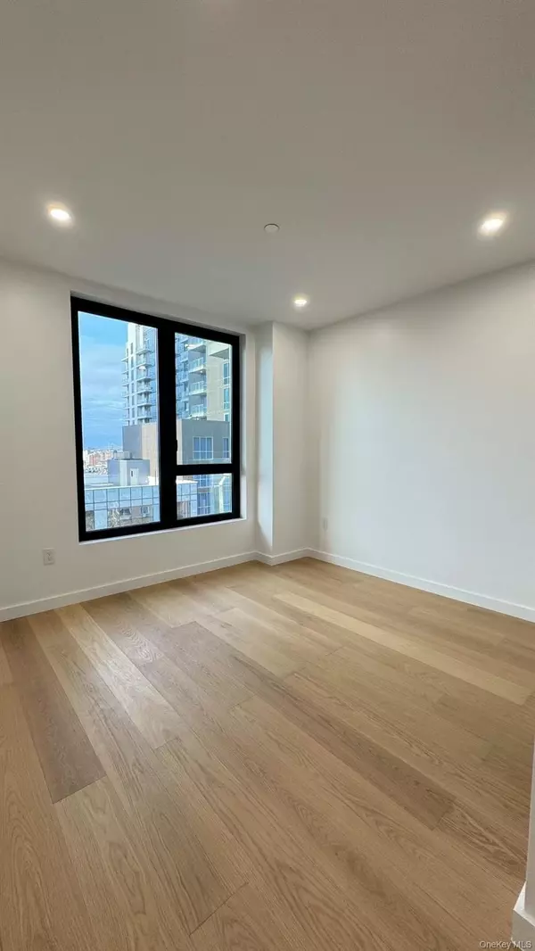 Flushing, NY 11354,134-16 35th AVE #6B