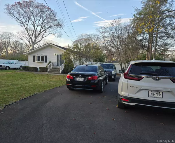 Central Islip, NY 11722,87 Columbus AVE