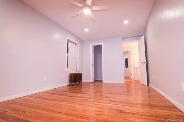 Cambria Heights, NY 11411,11546 220th ST