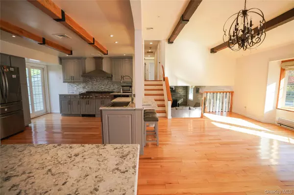 Jericho, NY 11753,90 Rockland DR