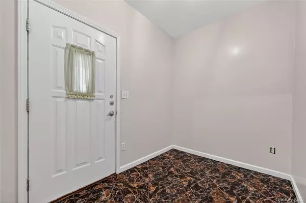 Monroe, NY 10950,4 Toltchav WAY #102