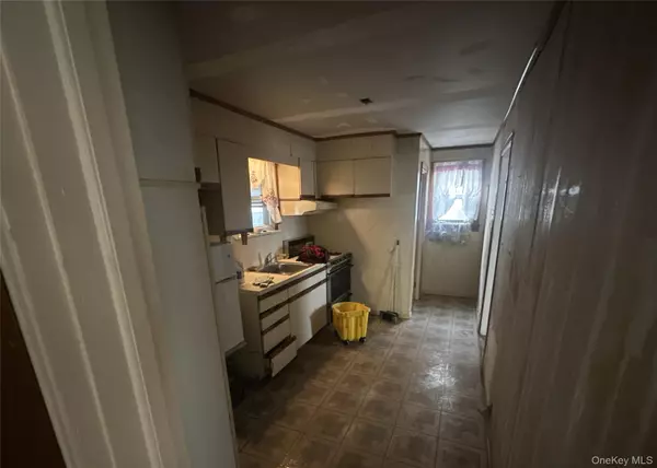 Oceanside, NY 11572,2922 Oceanside RD