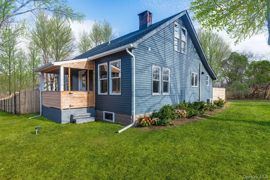 3 Anna ST, Kerhonkson, NY 12446