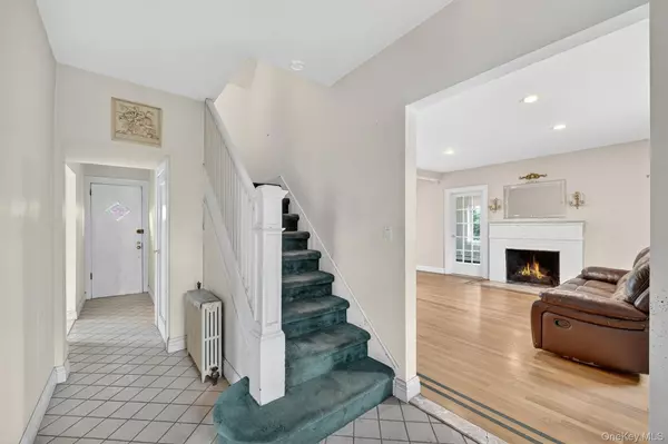 Bronx, NY 10469,2300 Gunther AVE