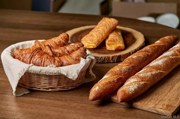 Smithtown, NY 11787,1 Miller Place #D