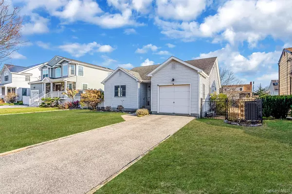 Amityville, NY 11701,38 Berger AVE