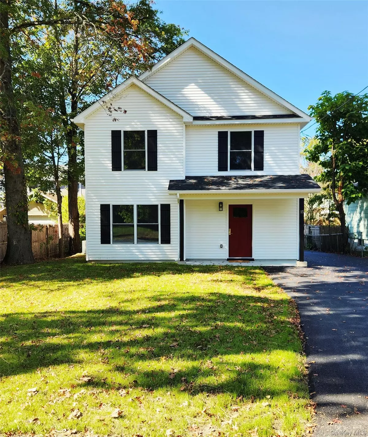 Pine Bush, NY 12566,15 Greising ST