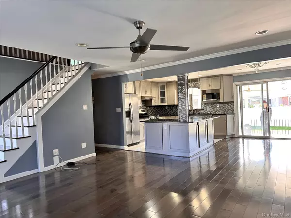 Syosset, NY 11791,316 S Oyster Bay RD