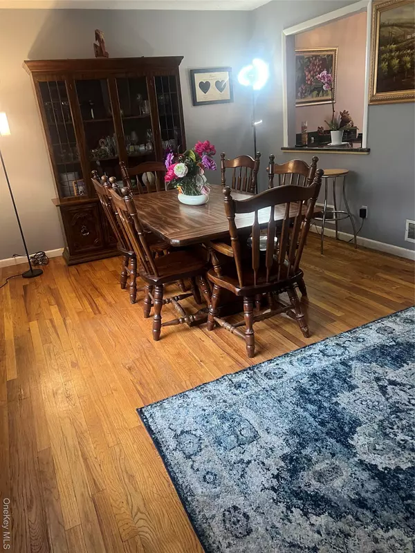 New City, NY 10956,8 Windmill LN