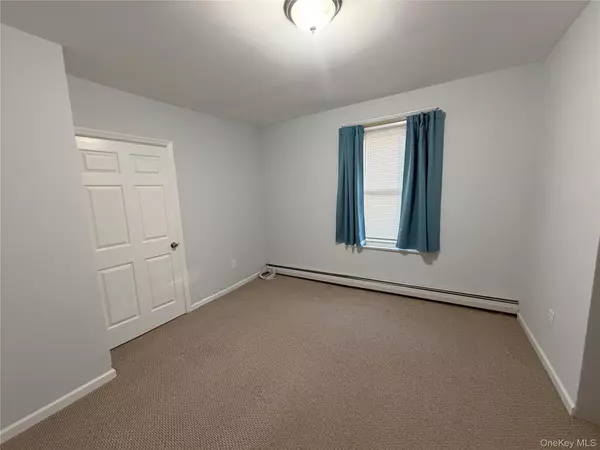 Oyster Bay, NY 11771,75 Anstice ST #1