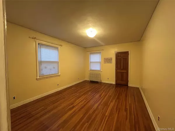 Bayside, NY 11364,5844 219th ST