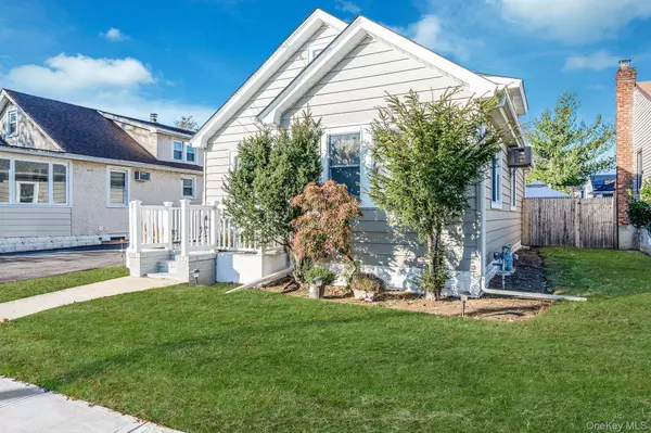 Merrick, NY 11566,37 Orchard ST