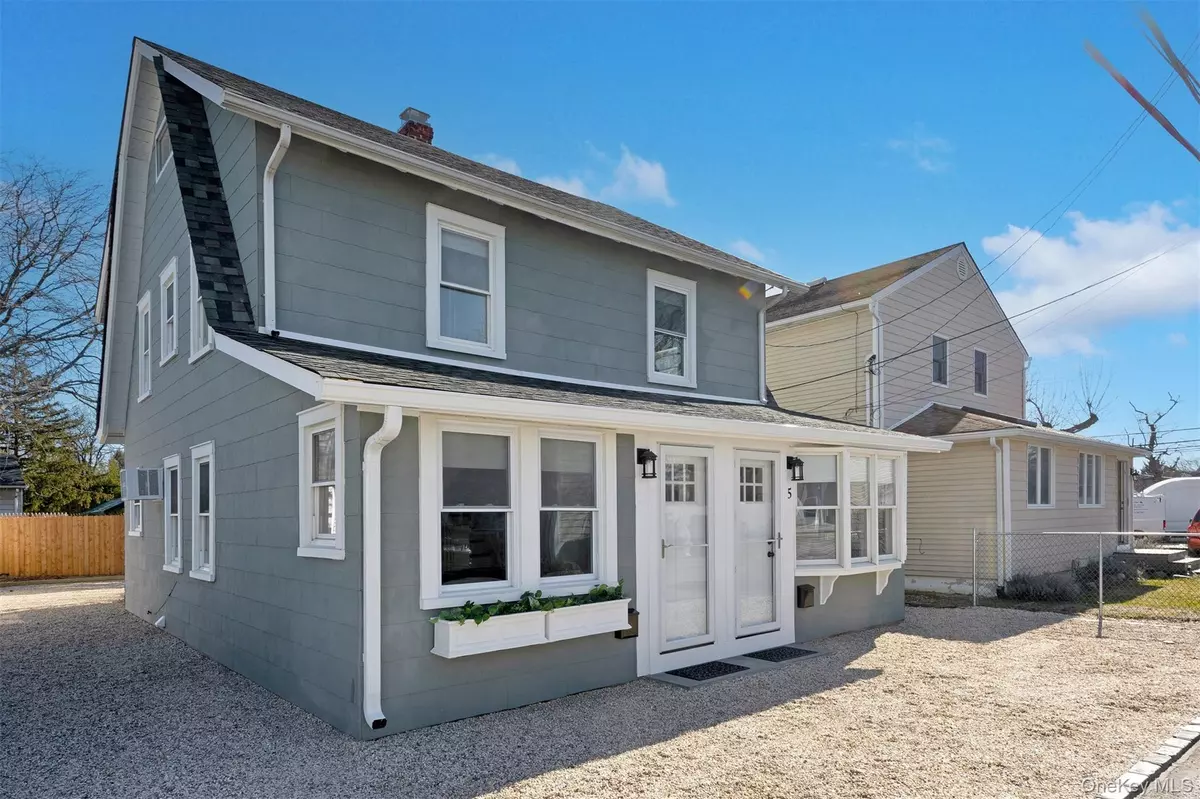 Bayville, NY 11709,5 Warren AVE #1