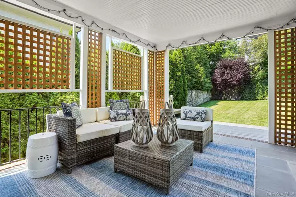 Larchmont, NY 10538,16 Lyons PL