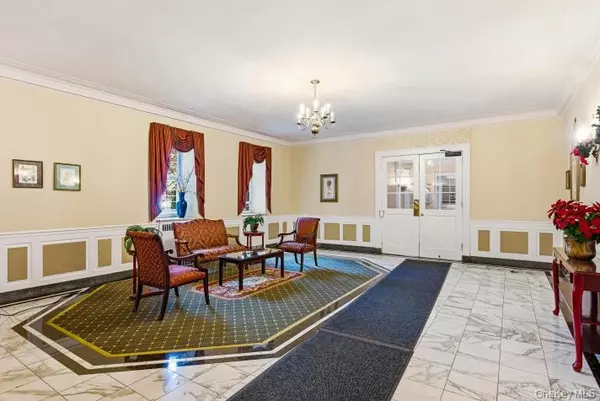 Forest Hills, NY 11375,76-36 113 Street #2M