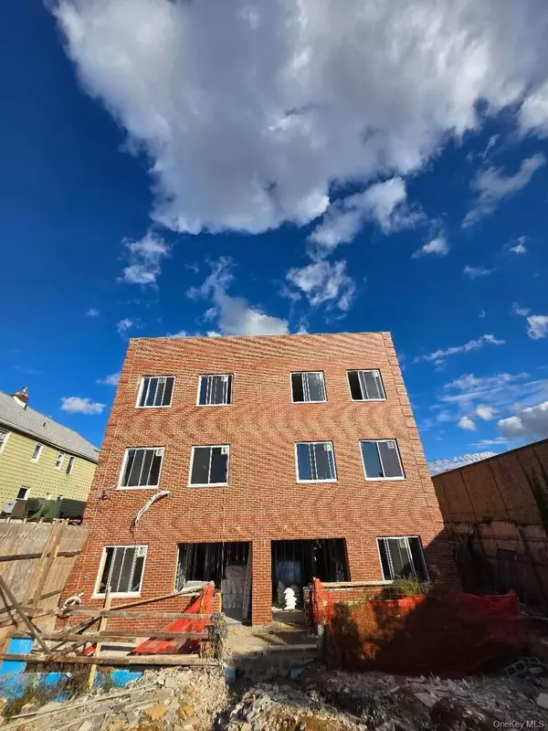 College Point, NY 11356,23-06 College point BLVD