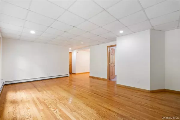 Brewster, NY 10509,272 Brewster Hill RD