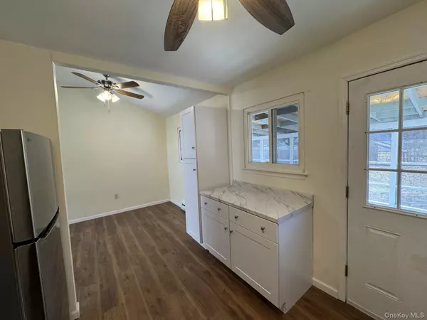 Hyde Park, NY 12538,4 Morris DR