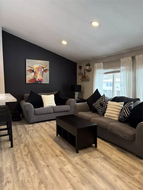 Orangeburg, NY 10962,12 Blue Hill #I