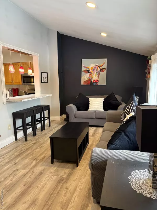 Orangeburg, NY 10962,12 Blue Hill #I