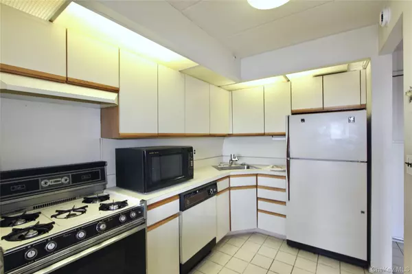 Flushing, NY 11354,3520 147th ST #11E