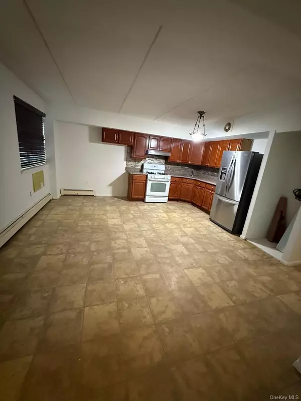 Bronx, NY 10474,827 Longfellow AVE