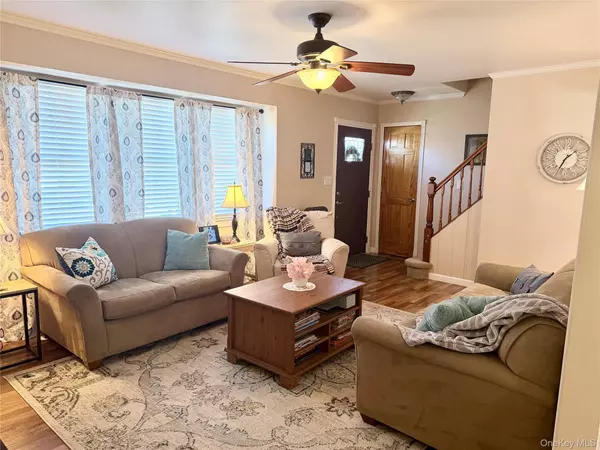 Massapequa Park, NY 11762,286 Pacific ST