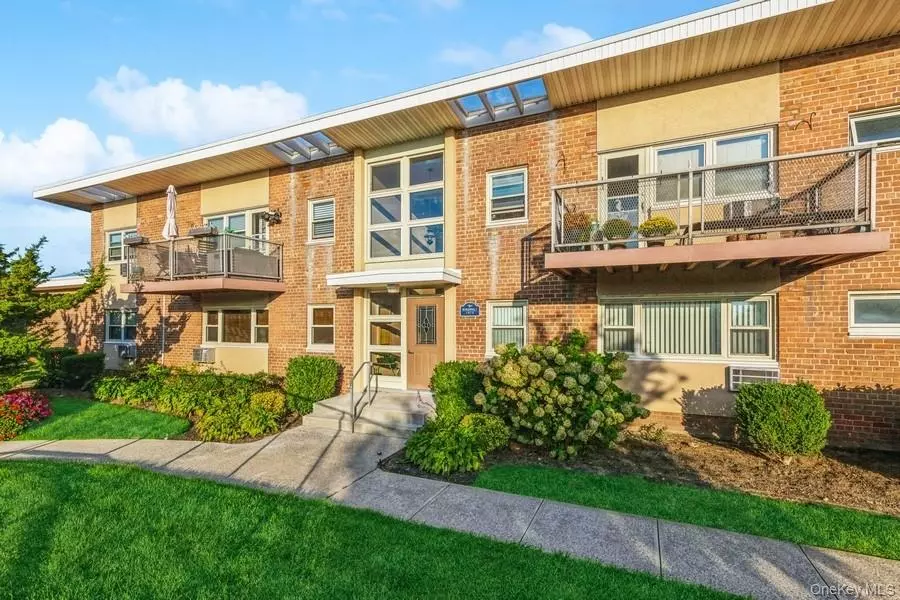 4 Rose ST #7, C-1, Oceanside, NY 11572