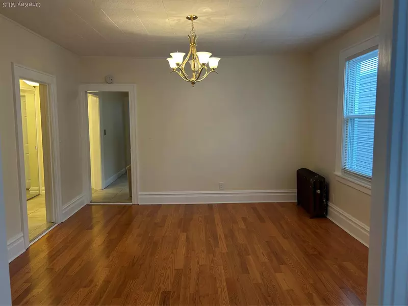 Glendale, NY 11385