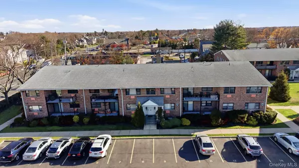 210 Fulton ST #2C, Farmingdale, NY 11735