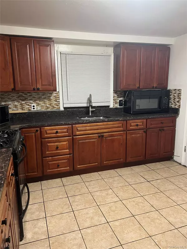 North Valley Stream, NY 11580,1051 Franklin AVE