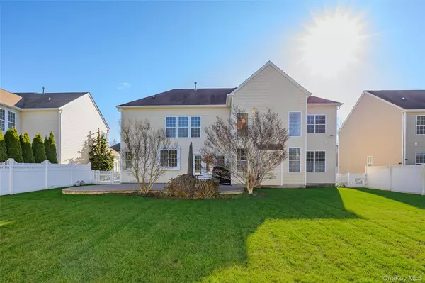 Mount Sinai, NY 11766,33 Pinehurst DR