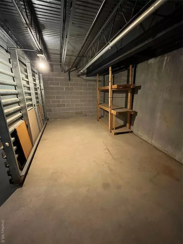 Glen Cove, NY 11542,34 Glen ST #Rear