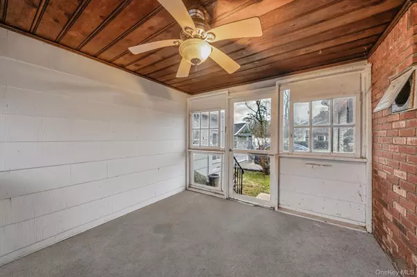 Valley Stream, NY 11581,98 Miriam ST