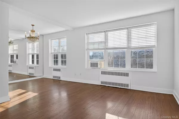 Garden City, NY 11530,366 Stewart AVE #B1