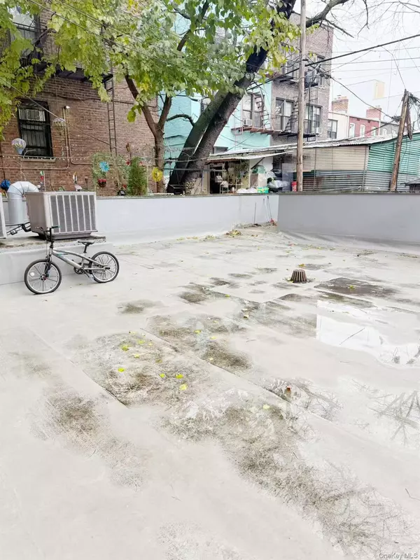 Elmhurst, NY 11373,8510 Elmhurst AVE #1C