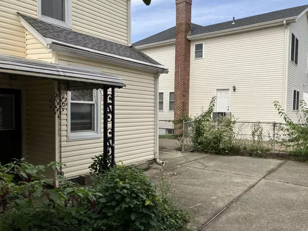 Williston Park, NY 11596,121 Campbell AVE