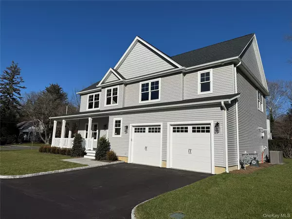 Huntington, NY 11743,44 N Woodhull RD