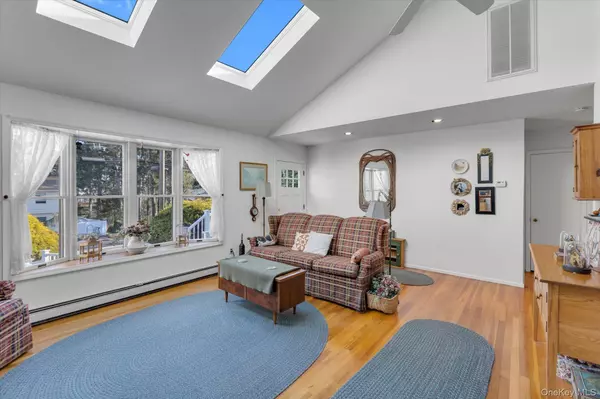 East Northport, NY 11731,85 Catherine ST