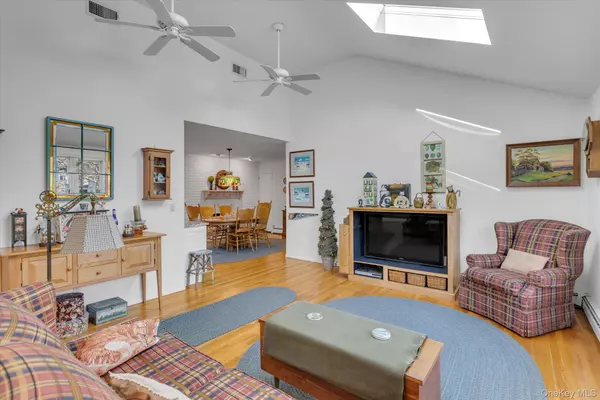 East Northport, NY 11731,85 Catherine ST