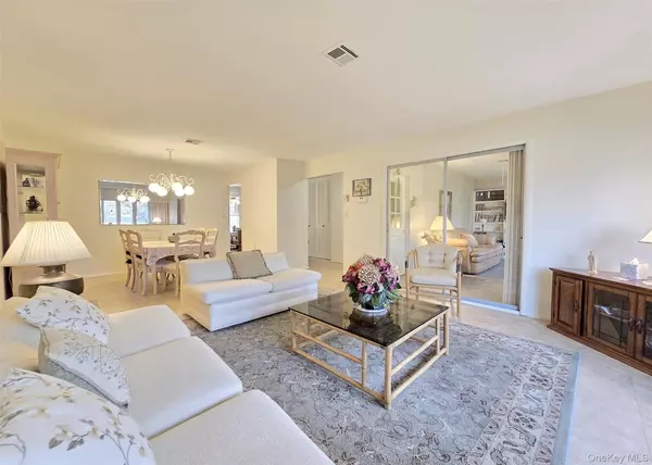 Ridge, NY 11961,289 Cardiff CT #B